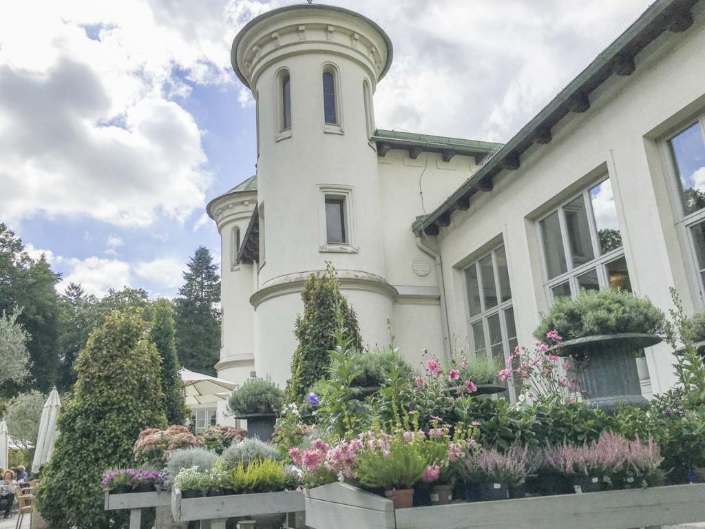 Frühstück im Hilmteichschlössl (Purberg), Graz